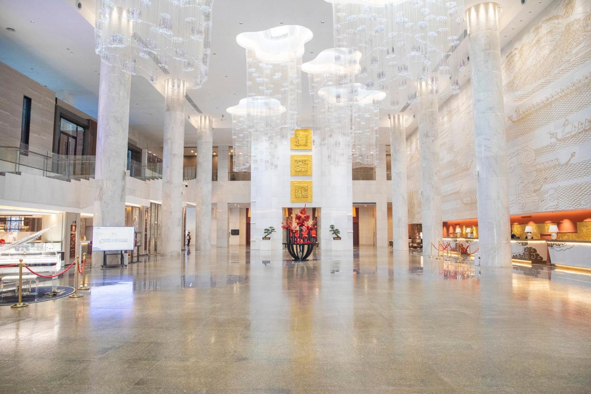 Guangzhou Baiyun International Convention Center Hotel Exterior photo