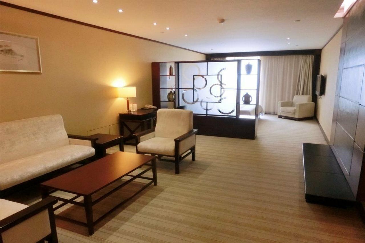 Guangzhou Baiyun International Convention Center Hotel Exterior photo